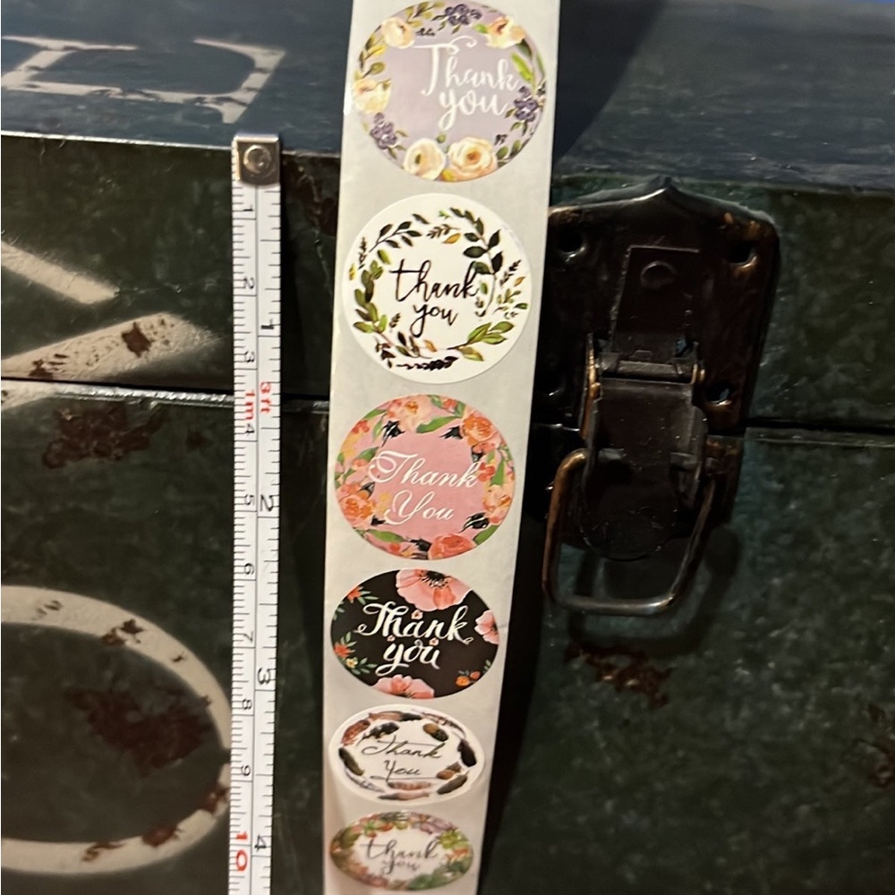Thank you stickers 2 rolls of 500 each. 1in diameter.
